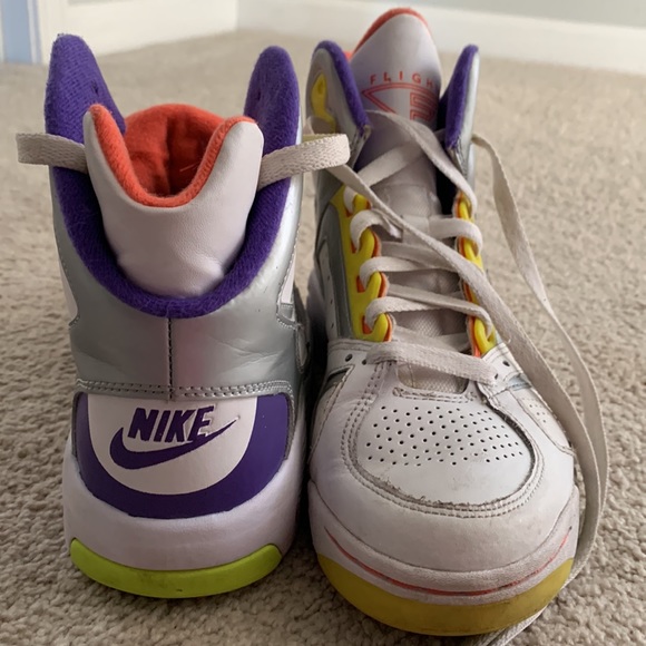 Nike Flight Lite GS Metallic Silver Hyper Grape 685408-100 5.5Y/Women’s 7.5 - Picture 4 of 4